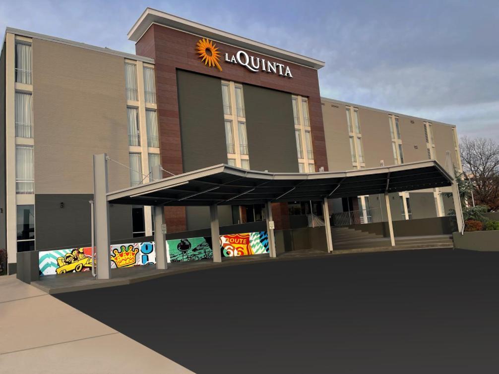 La Quinta Inn & Suites By Wyndham Tulsa Downtown - Route 66 Екстериор снимка