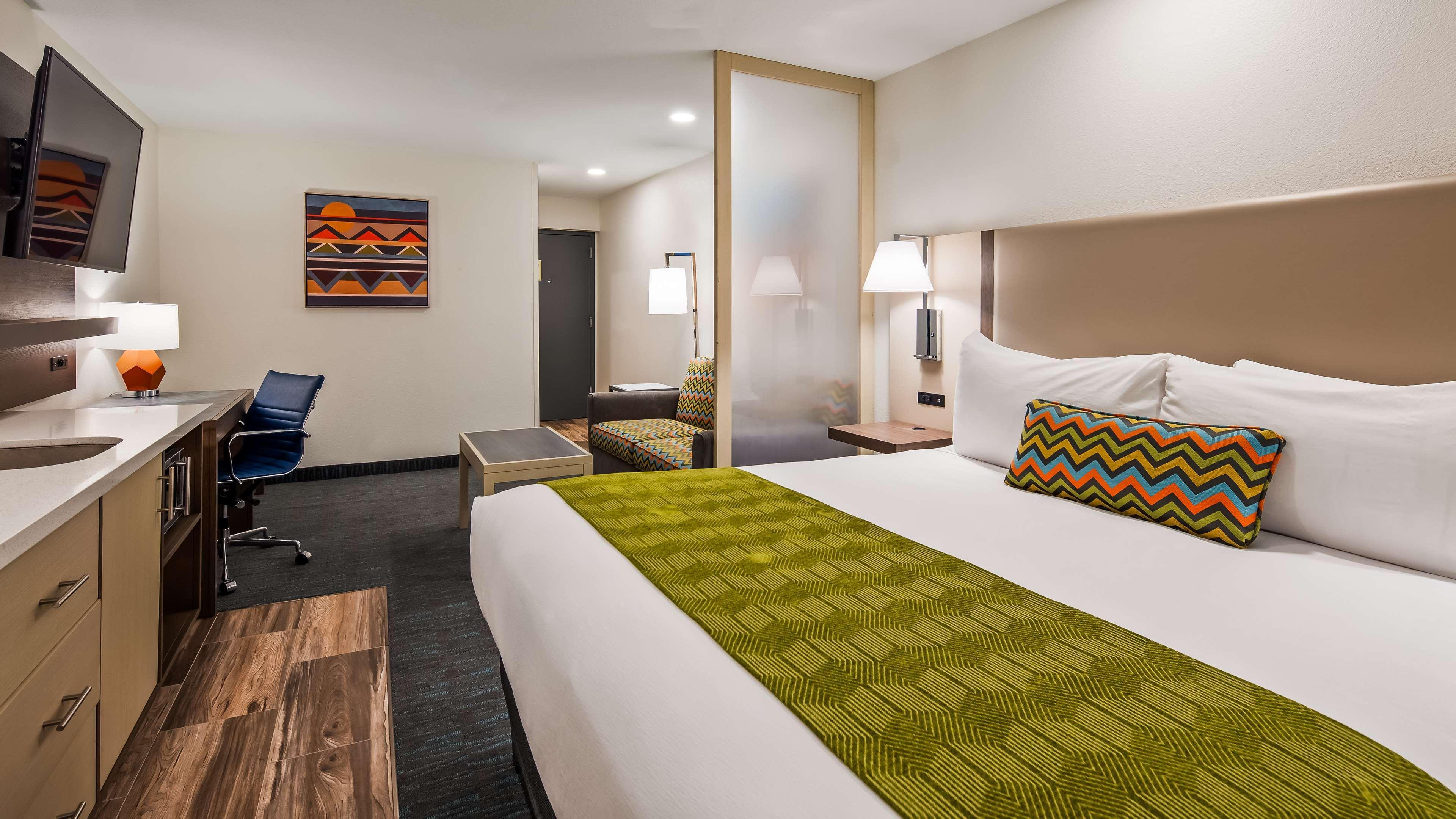 La Quinta Inn & Suites By Wyndham Tulsa Downtown - Route 66 Екстериор снимка