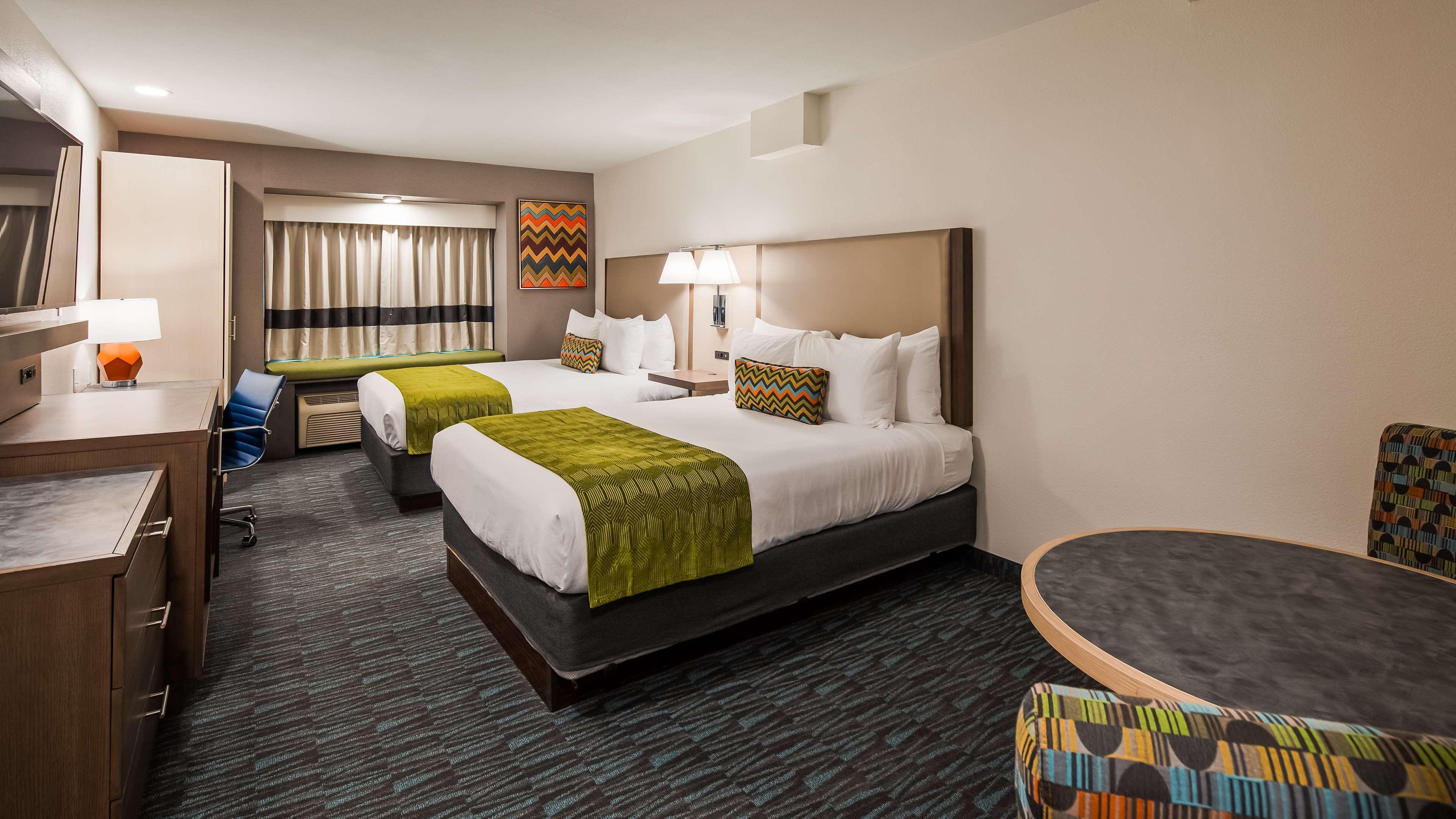 La Quinta Inn & Suites By Wyndham Tulsa Downtown - Route 66 Екстериор снимка