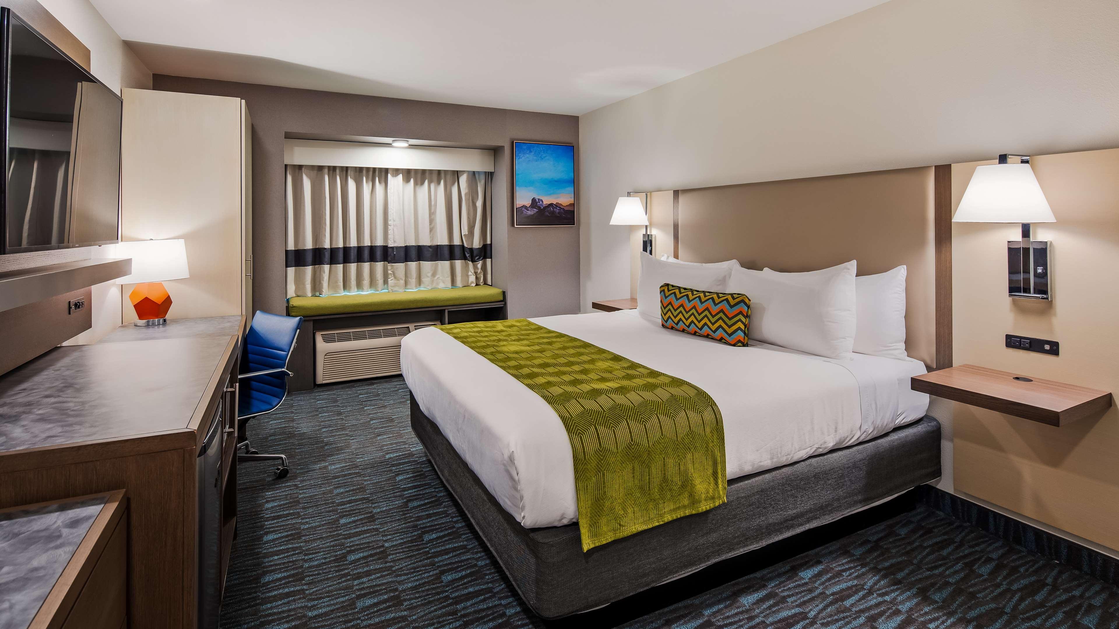 La Quinta Inn & Suites By Wyndham Tulsa Downtown - Route 66 Екстериор снимка