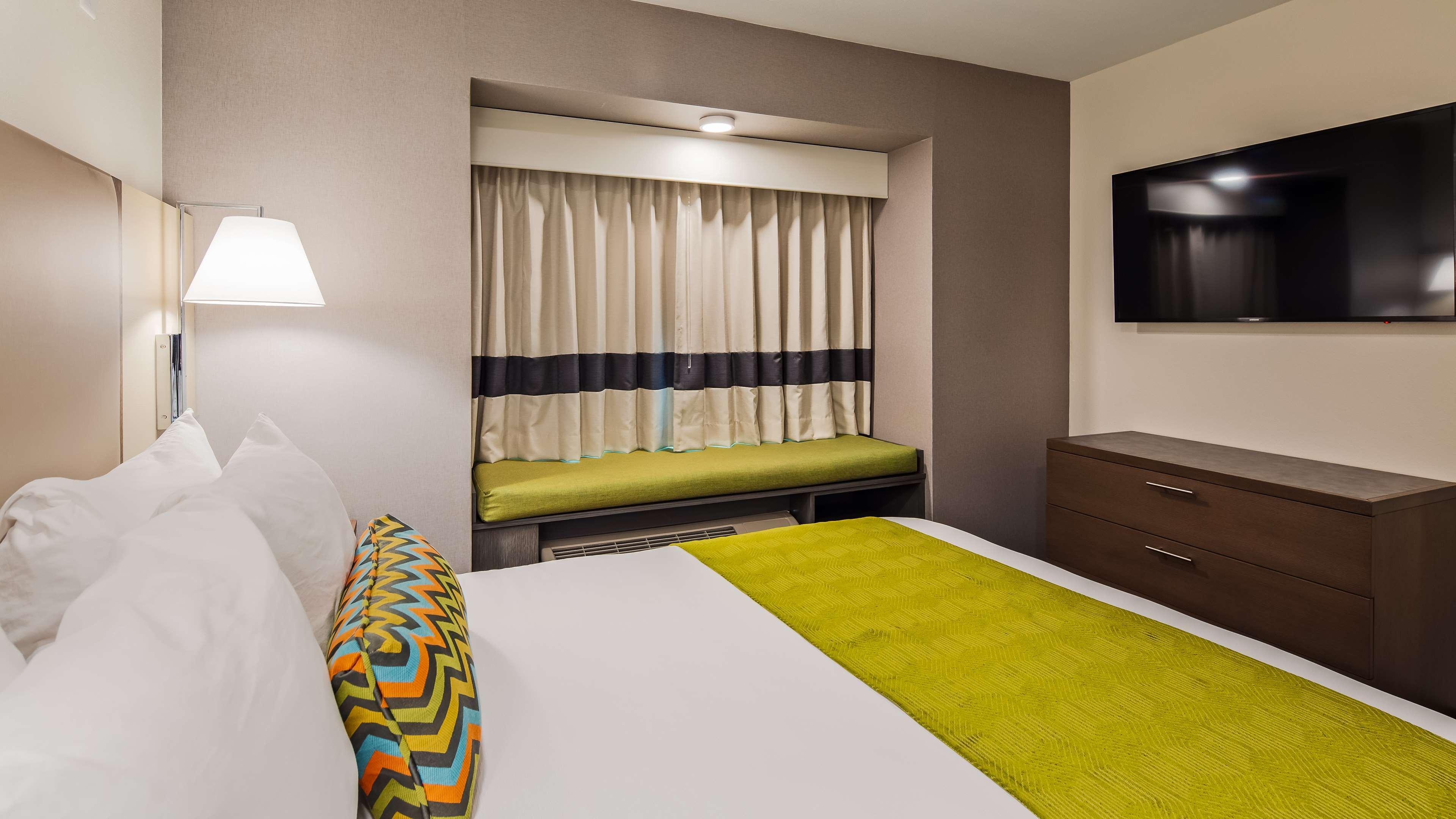 La Quinta Inn & Suites By Wyndham Tulsa Downtown - Route 66 Екстериор снимка