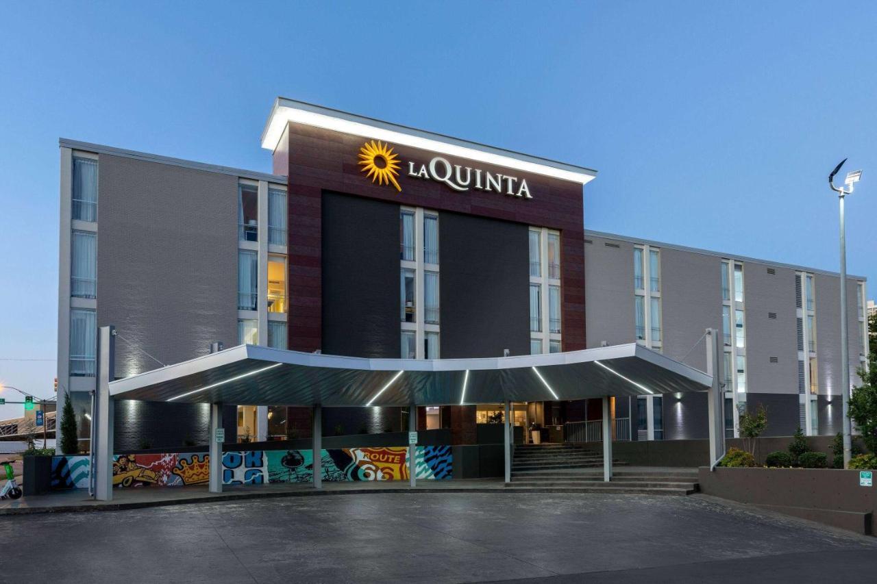 La Quinta Inn & Suites By Wyndham Tulsa Downtown - Route 66 Екстериор снимка