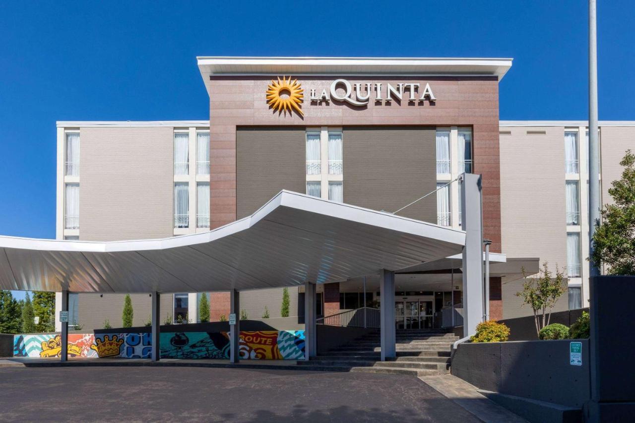 La Quinta Inn & Suites By Wyndham Tulsa Downtown - Route 66 Екстериор снимка