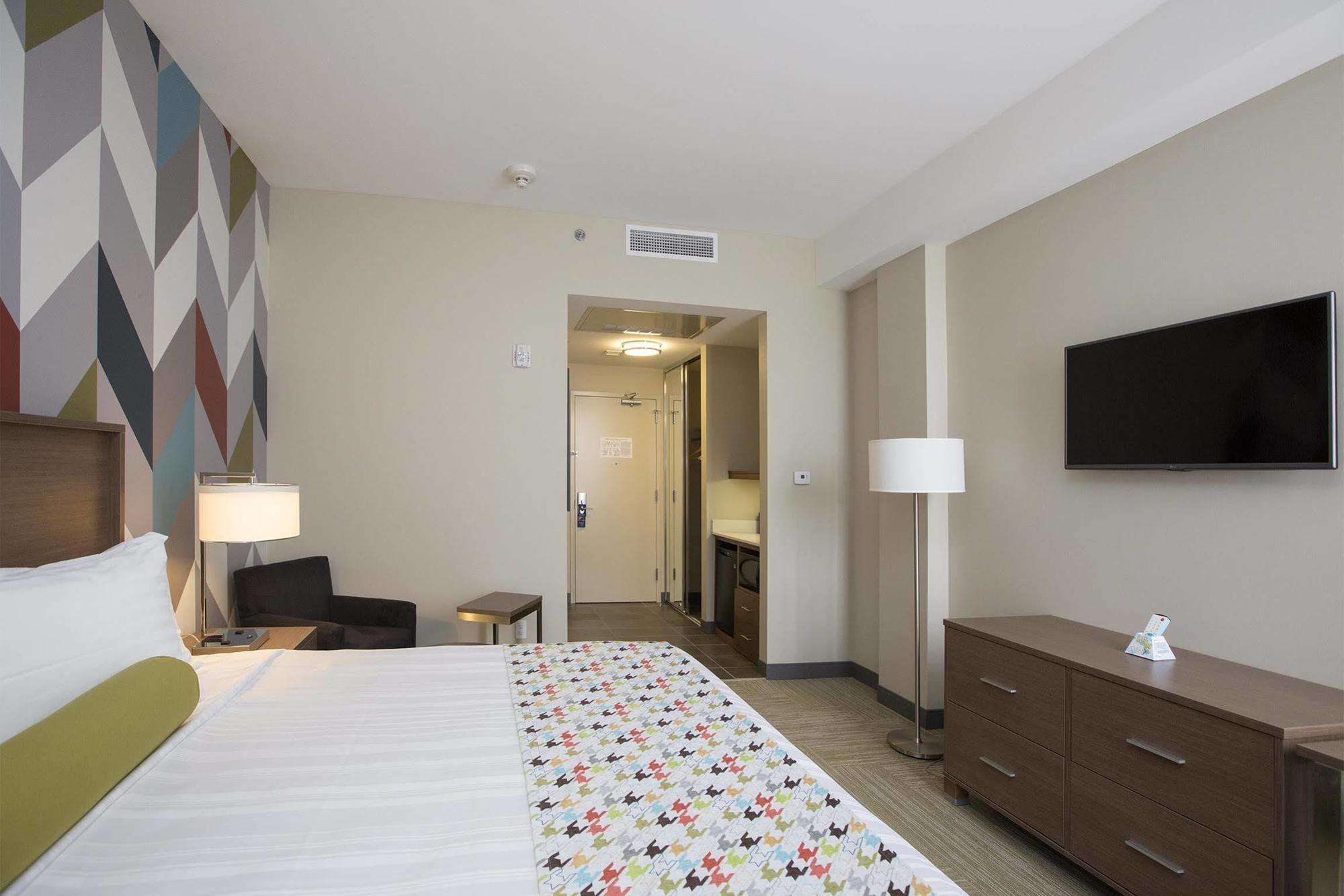 La Quinta Inn & Suites By Wyndham Tulsa Downtown - Route 66 Екстериор снимка